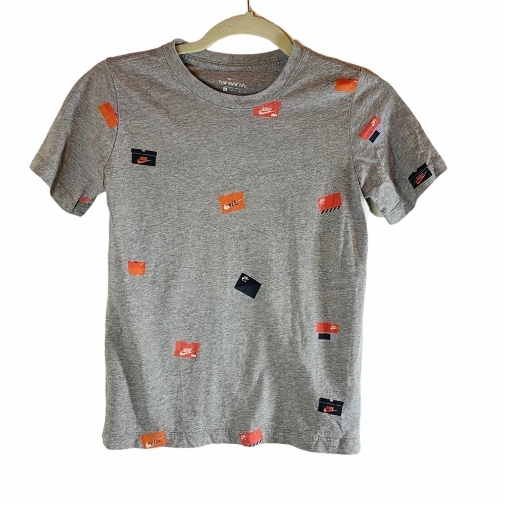 Nike "The Nike Tee" Short Sleeve Tee Size: M